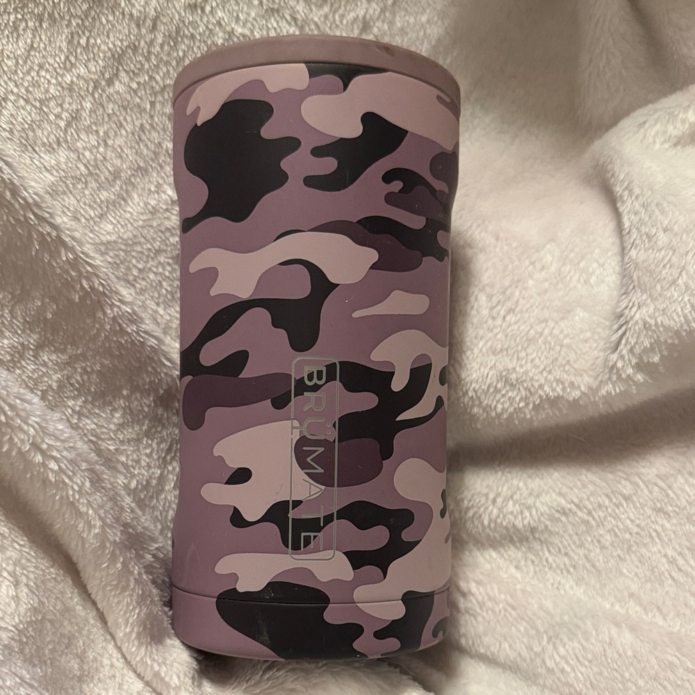BrüMate Camo Insulated can cooler